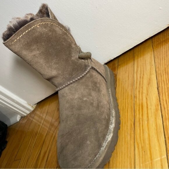 UGG Brown Boots size US 6 - Picture 10 of 13